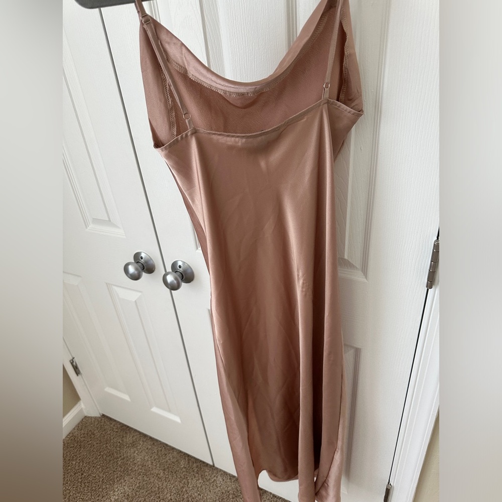 XS satin cowl neck dress💛